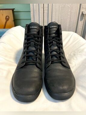 *EUC* DR. MARTEN’S Sheridan Boots - Women’s Size 8 - Leather - Black Matte
